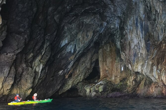 Amalfi Coast Kayak & Snorkeling Tour to the Pandoras Cave