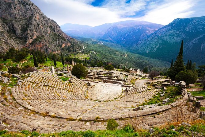 Amazing Delphi Full Day Private Tour – Visit the Navel of Earth