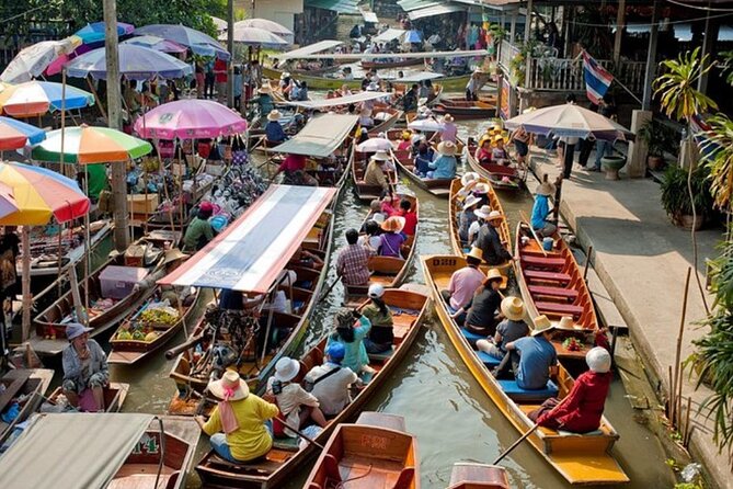 1 amphawa floating market and maeklong train market tour Amphawa Floating Market and Maeklong Train Market Tour
