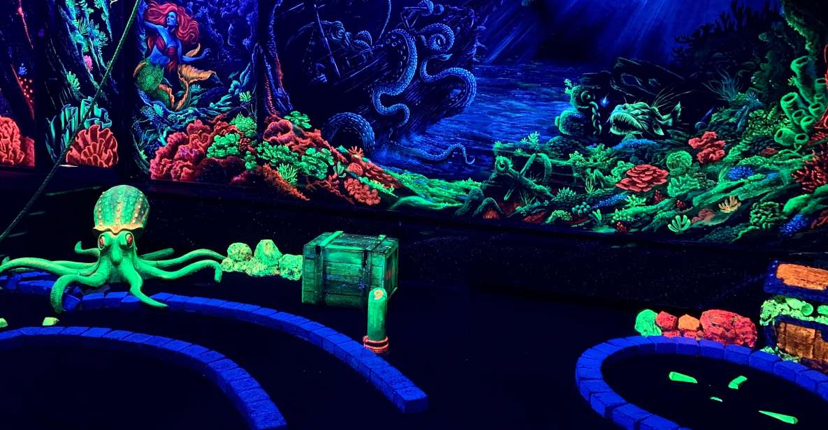 1 amsterdam 12 hole glow in the dark mini golf Amsterdam: 12-Hole Glow-in-the-Dark Mini-Golf Experience