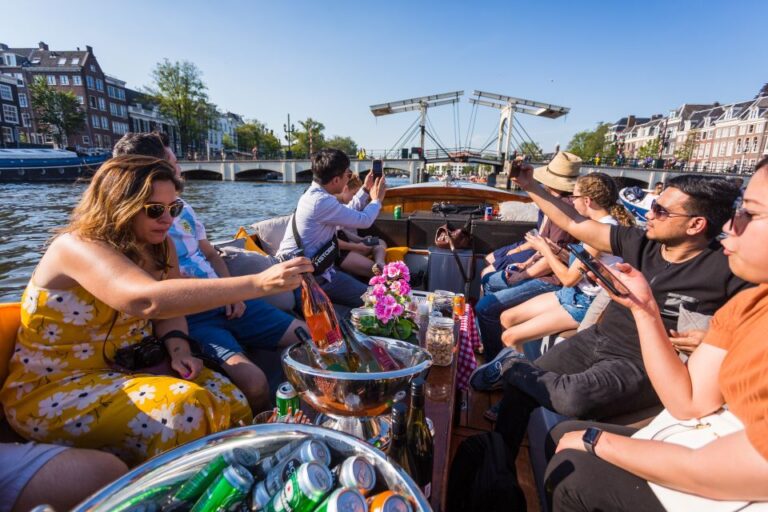 Amsterdam: Canal Cruise With Drinks and Bites