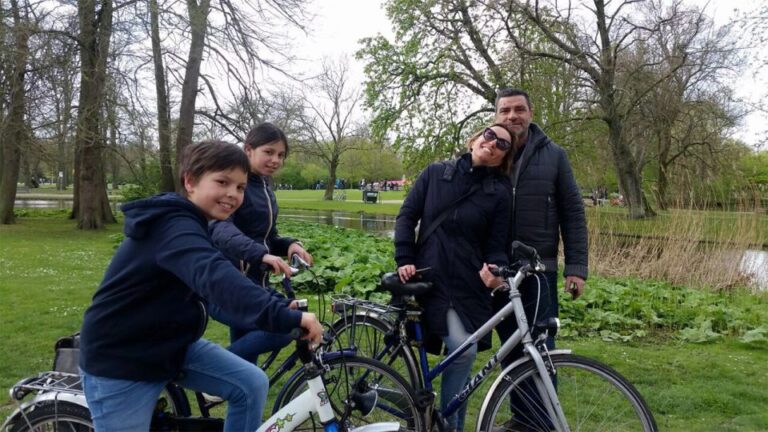Amsterdam: City Bike Tour With Local Guide