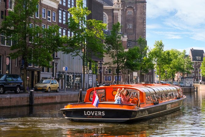 Amsterdam Dungeon and 1 Hour Canal Cruise Combination Ticket