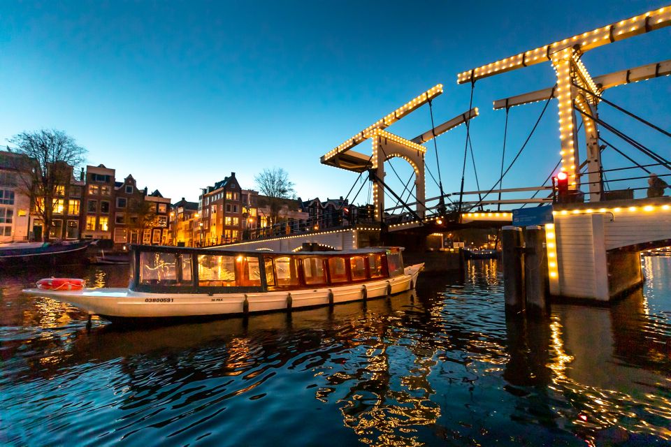 1 amsterdam guided evening cruise with bar on board Amsterdam: Guided Evening Cruise With Bar on Board