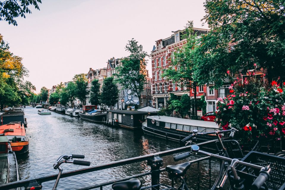 Amsterdam: Highlights Self-Guided Scavenger Hunt & City Tour - Activity Details