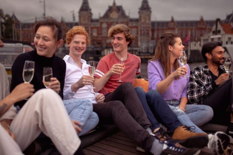 Amsterdam: Luxury Boat Canal Cruise With Unlimited Drinks