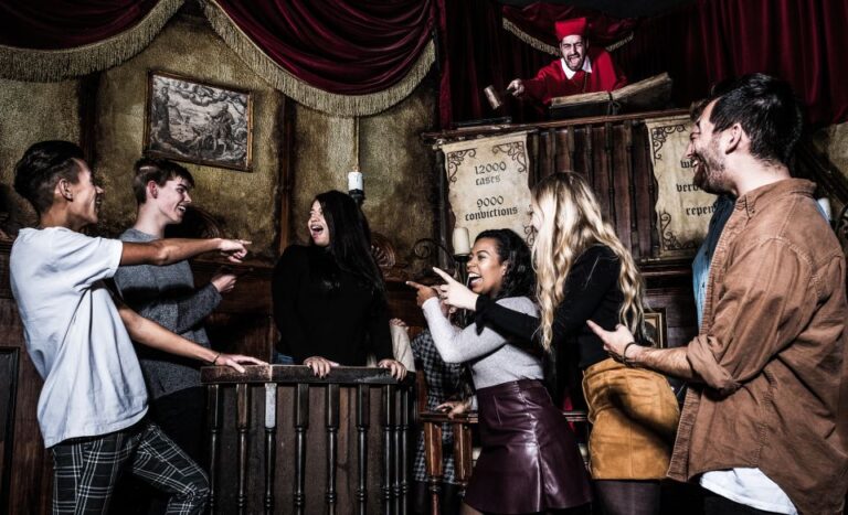 Amsterdam: Madame Tussauds & Amsterdam Dungeon Combo Ticket