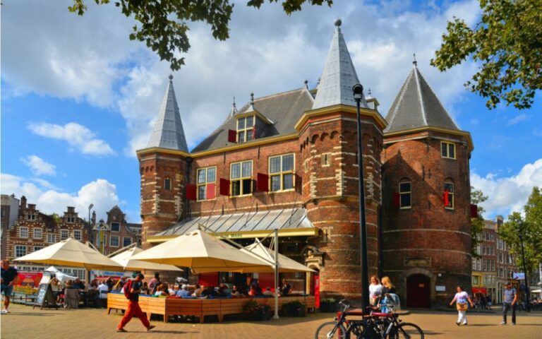 Amsterdam: Old Town Outdoor Escape Game
