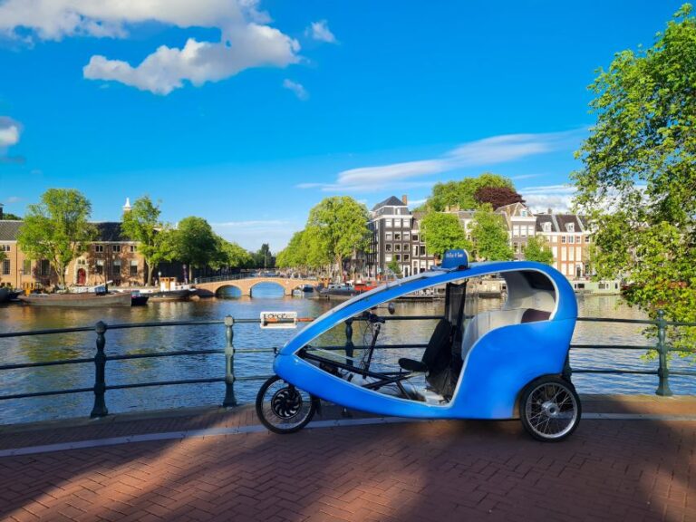 Amsterdam: Private Pedicab Historical Sightseeing Tour