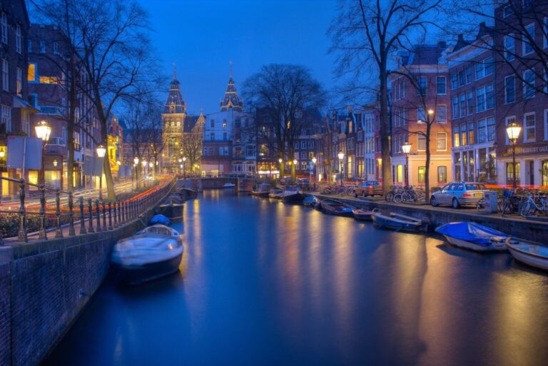 Amsterdam Private Welcome Tour With a Local Guide