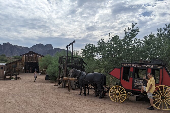 Apache Trail Tour: Superstition Mountains, Ghost Town, Cruise  – Phoenix