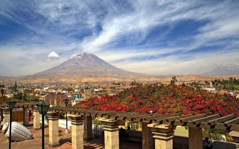 Arequipa Walking Tour and Santa Catalina Monastery