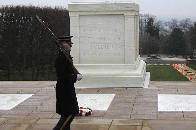 Arlington Cemetery & Changing of the Guard Exclusive Guided Tour