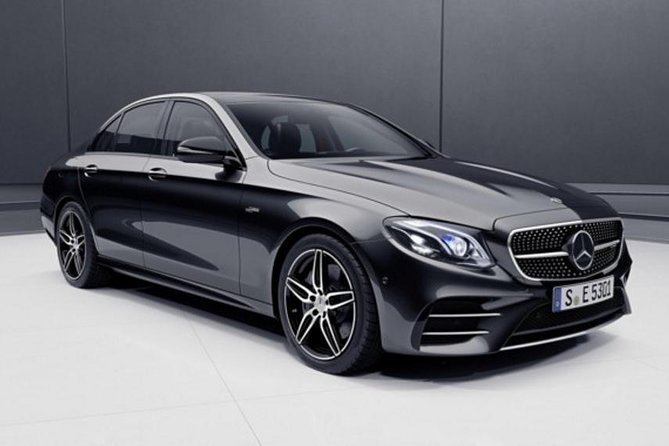 Arrival Transfer: MRS Airport to Marseille in Business Car