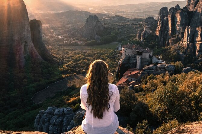 Athens: 3-Day Trip to Meteora by Train With Hotel & Museums