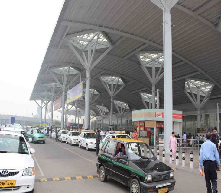 Aurangabad: Private Airport to Hotel Transfer Service