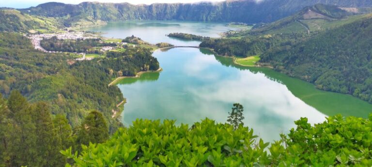 Azores: Private Tour Sete Cidades Green & Blue Lakes