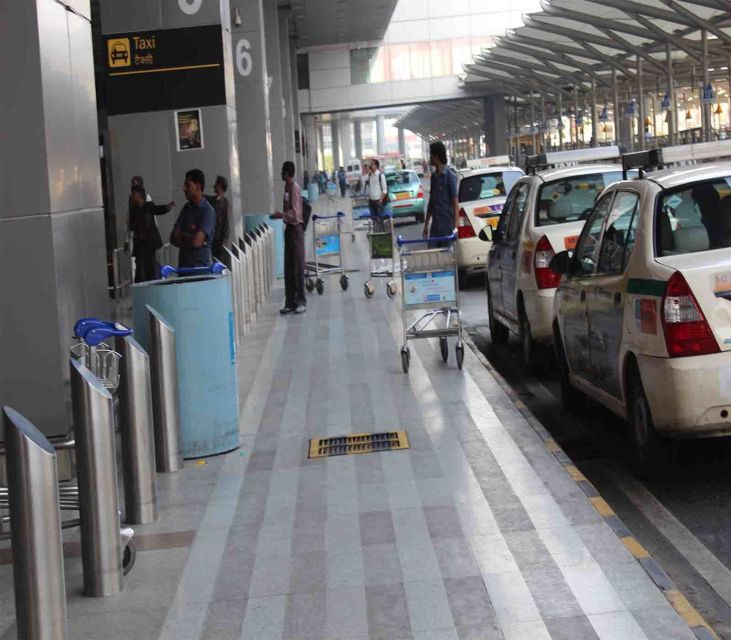 Bagdogra: Airport to Darjeeling Hotel Transfer Service