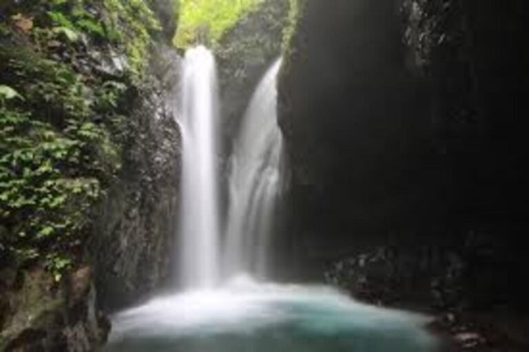 Bali: Amazing Secret Waterfall at North Bali