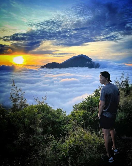 Bali: Mount Batur Sunrise Hike With Breakfast & Hot Springs