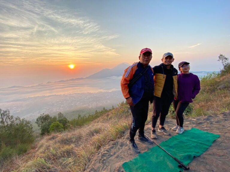 Bali: Mount Batur Volcano Hike With Local Mountain Guide