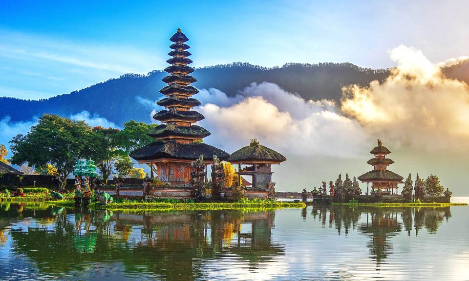 1 bali secret garden ulun danu temple and waterfall tour Bali: Secret Garden, Ulun Danu Temple and Waterfall Tour