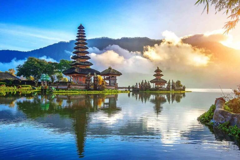 Bali’s Bedugul Bliss: Lake Beratan, Tanah Lot, and Jatiluwih
