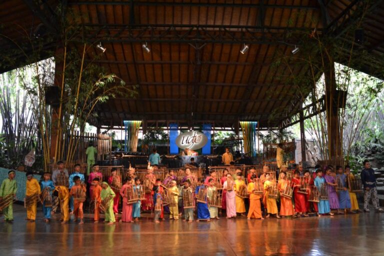 Bandung: Kawah Putih Private Tour and Angklung Performance