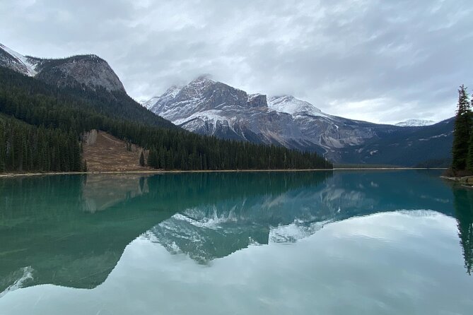 Banff & Yoho Parks Lake Louise Moraine Lake Emerald Lake – PRIVATE TOUR