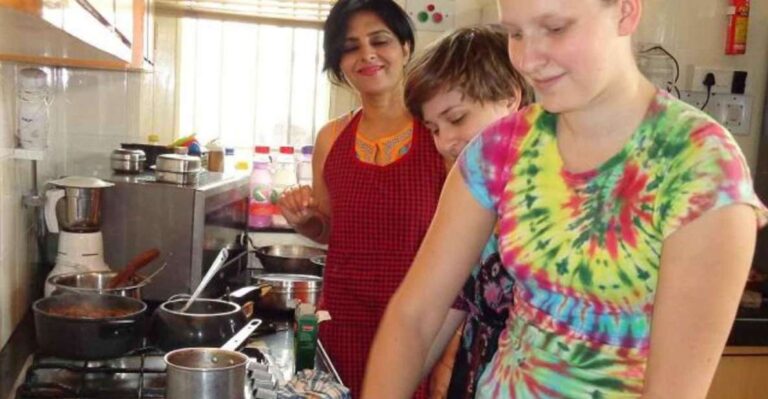 Bangalore: Traditional Cooking Classes & Dinner With Family