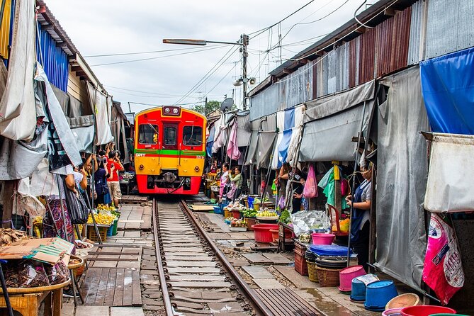 Bangkok Damnoen Floating Market and Maeklong Railway Private Tour