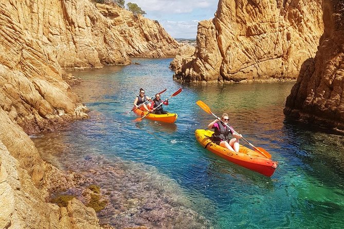 Barcelona Day : Costa Brava Snorkeling and Kayaking Tour(Small Group With Lunch)