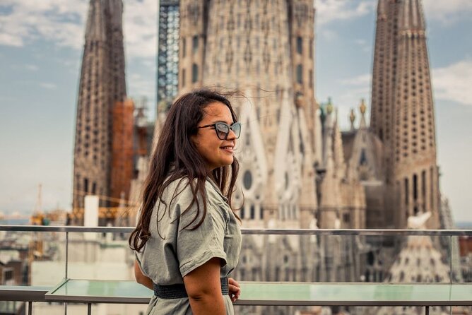 Barcelona: Private Rooftop Photoshoot With Sagrada Familia