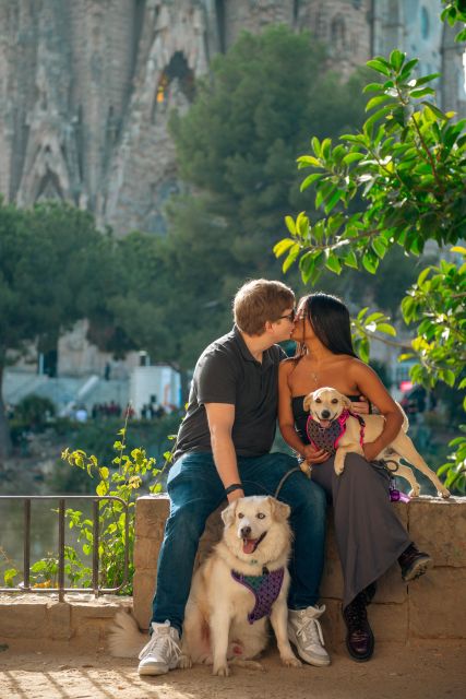 Barcelona: Romantic Photoshoot for Couples