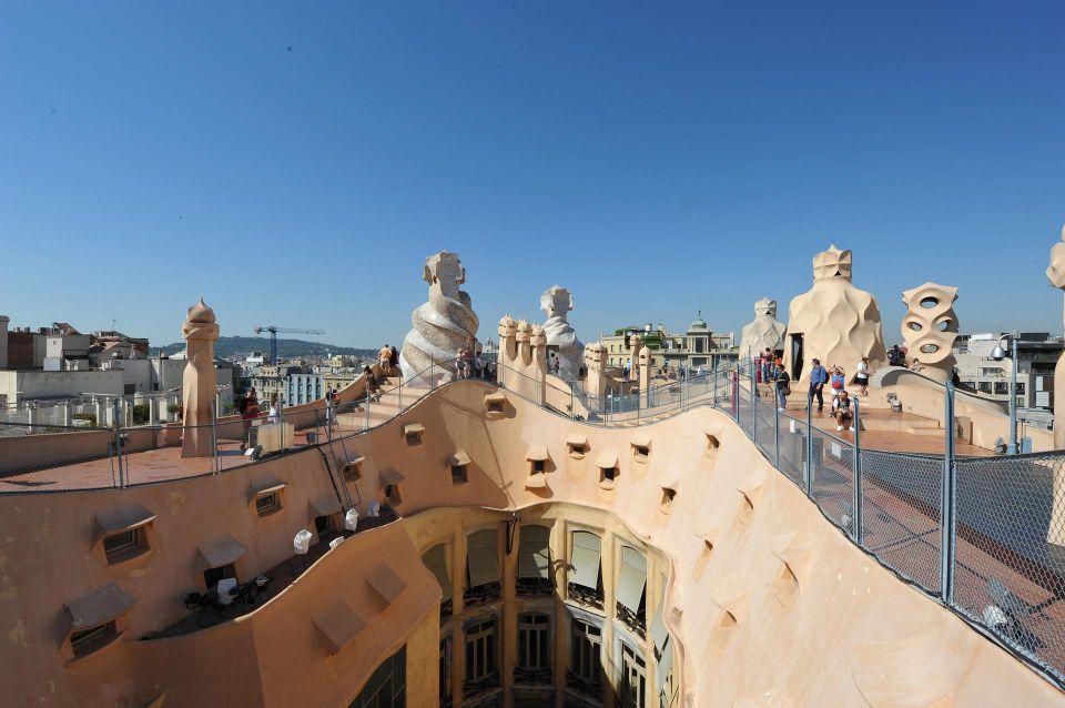 1 barcelona sagrada familia and gaudi houses tour Barcelona: Sagrada Família and Gaudí Houses Tour