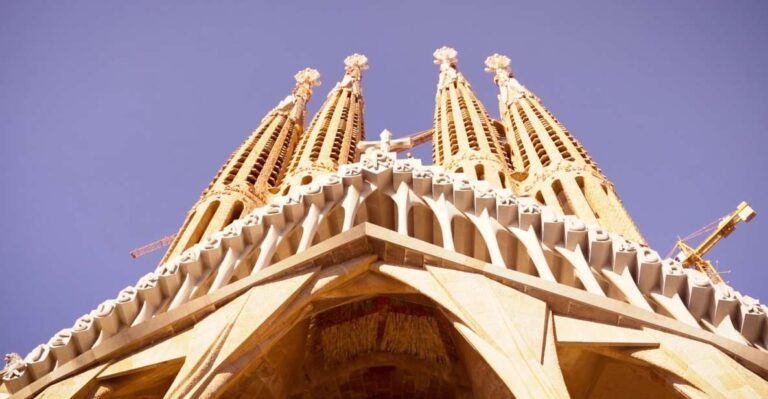 Barcelona: Sagrada Familia Skip-the-Line Guided Tour