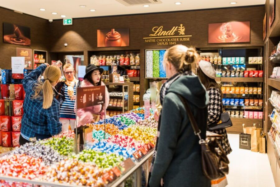 Batavia Stad Fashion Outlet: VIP Day Pass and Coffee & Treat