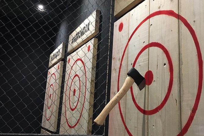 Bedfordshire Axe-Throwing Small-Group Session With Instructor  – Northampton