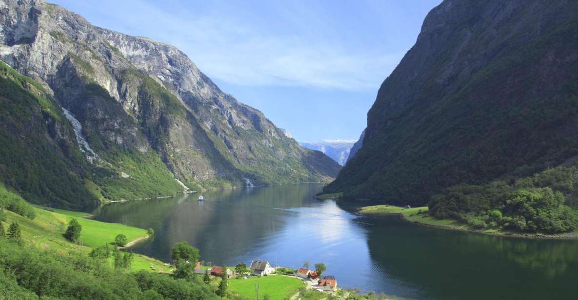 Bergen: Private Day Tour, Nærøyfjord Cruise and Flåm Railway