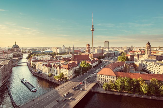 Berlin History Tour With a Local Expert: 100% Personalized & Private
