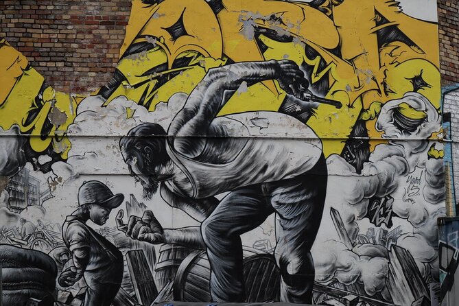 Berlin Street Art Tour With Graffiti, Murals, and Urban Culture