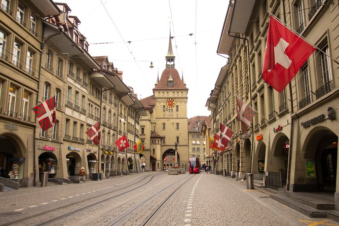 Bern Highlights Small-Group Walking Tour With a Local