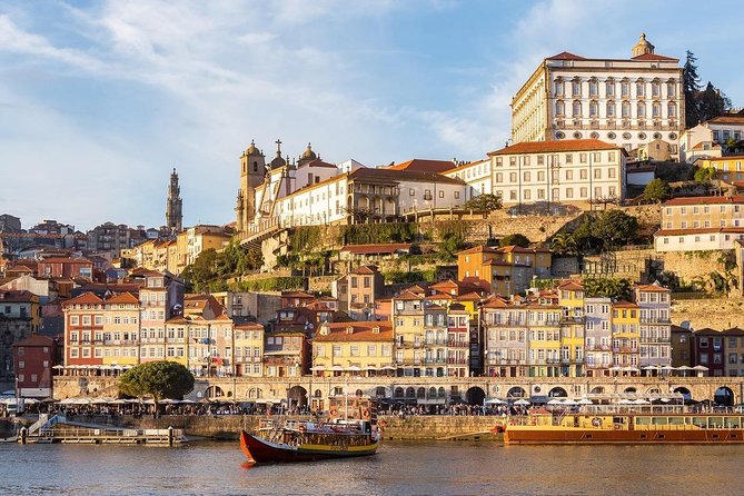 Best of Porto Sightseeing Tour With Lunch, 6 Bridges Cruise and Evening Fado Tour
