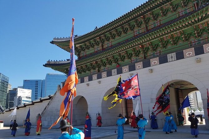 1 best walking tour to gyeongbok palace n bukchon with Best Walking Tour to Gyeongbok Palace N Bukchon With Expert