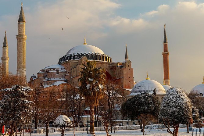 Blue Mosque, Hippodrome, Hagia Sophia, Topkapi Palace Tour  – Istanbul