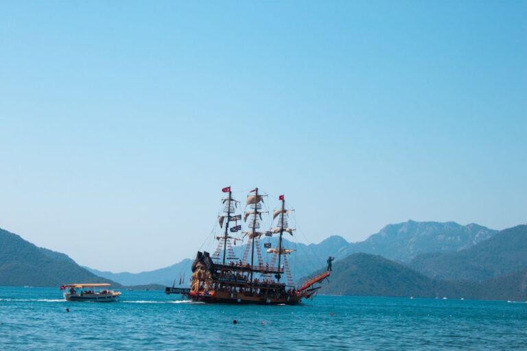 Bodrum: Pirate Boat Cruise