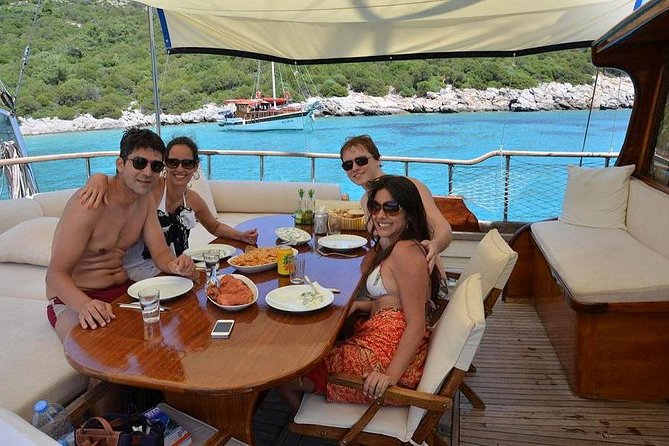 Bodrum Private Gulet Tour With Lunch