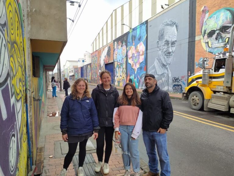 Bogotá: Graffiti District Guided Tour With Snack