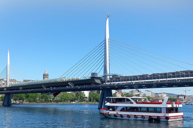 Bosphorus Cruise Boat Tour in İstanbul 3 Hours And Golden Horn