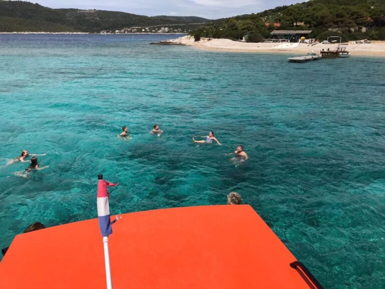 Brač: Private Boat Tour to the Blue Lagoon & Trogir